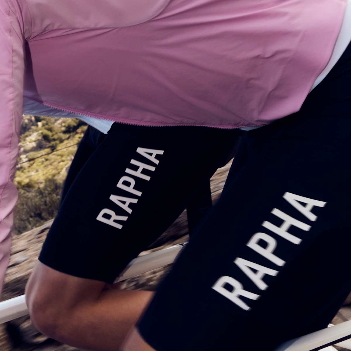 Rapha プロチーム カーゴ ビブショーツ | 高速長距離ライド向けの